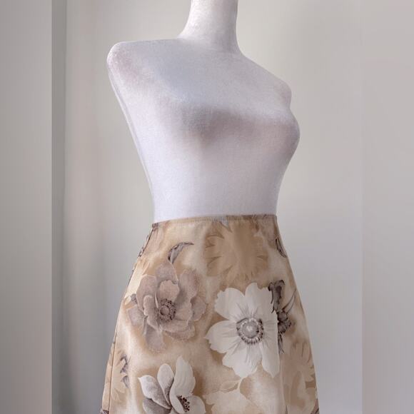 Vintage Y2K Wanted Clothing Company Tan Floral Print Micro Mini Skirt - Picture 5 of 8